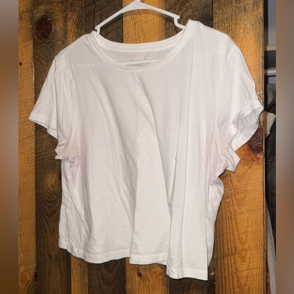 Universal Thread White Short Sleeve Tee